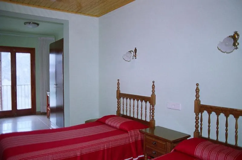 Guest house Hostal Fondevila Bohi