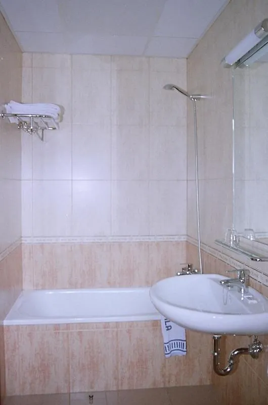 Hostal Fondevila Bohi Guest house